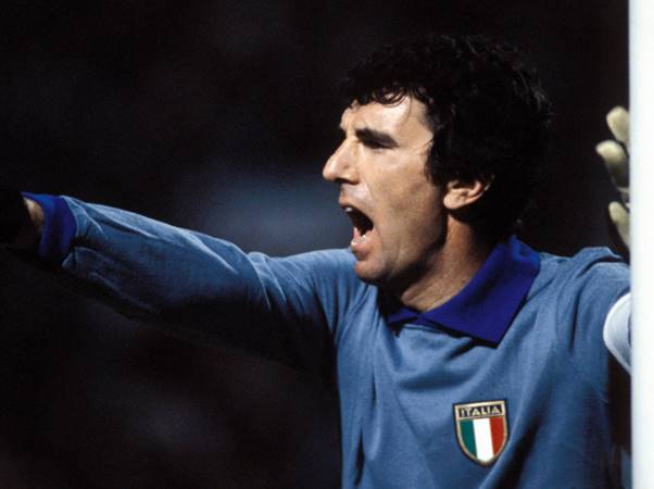 Tiểu sử thủ môn huyền thoại Italia - Dino Zoff